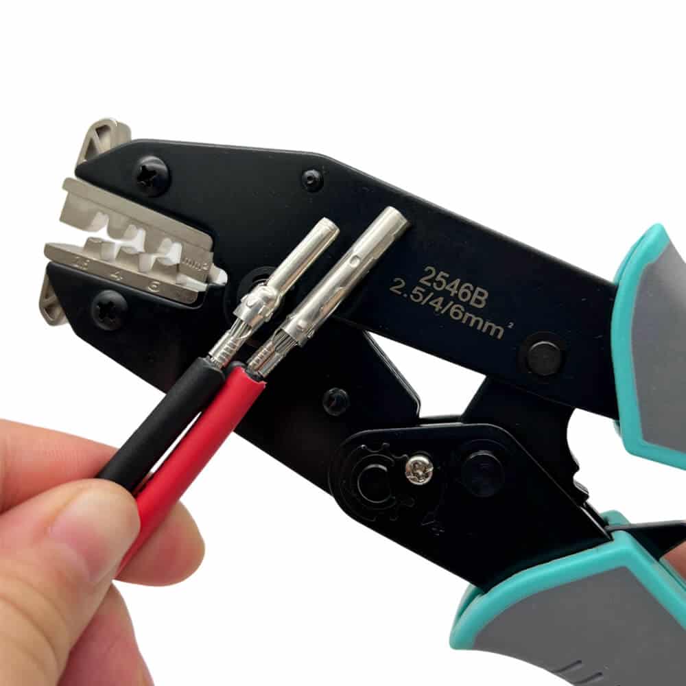 Ušipanje MC4 konektora